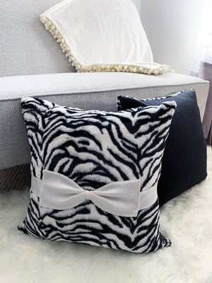 Sequence photo outlet pillow